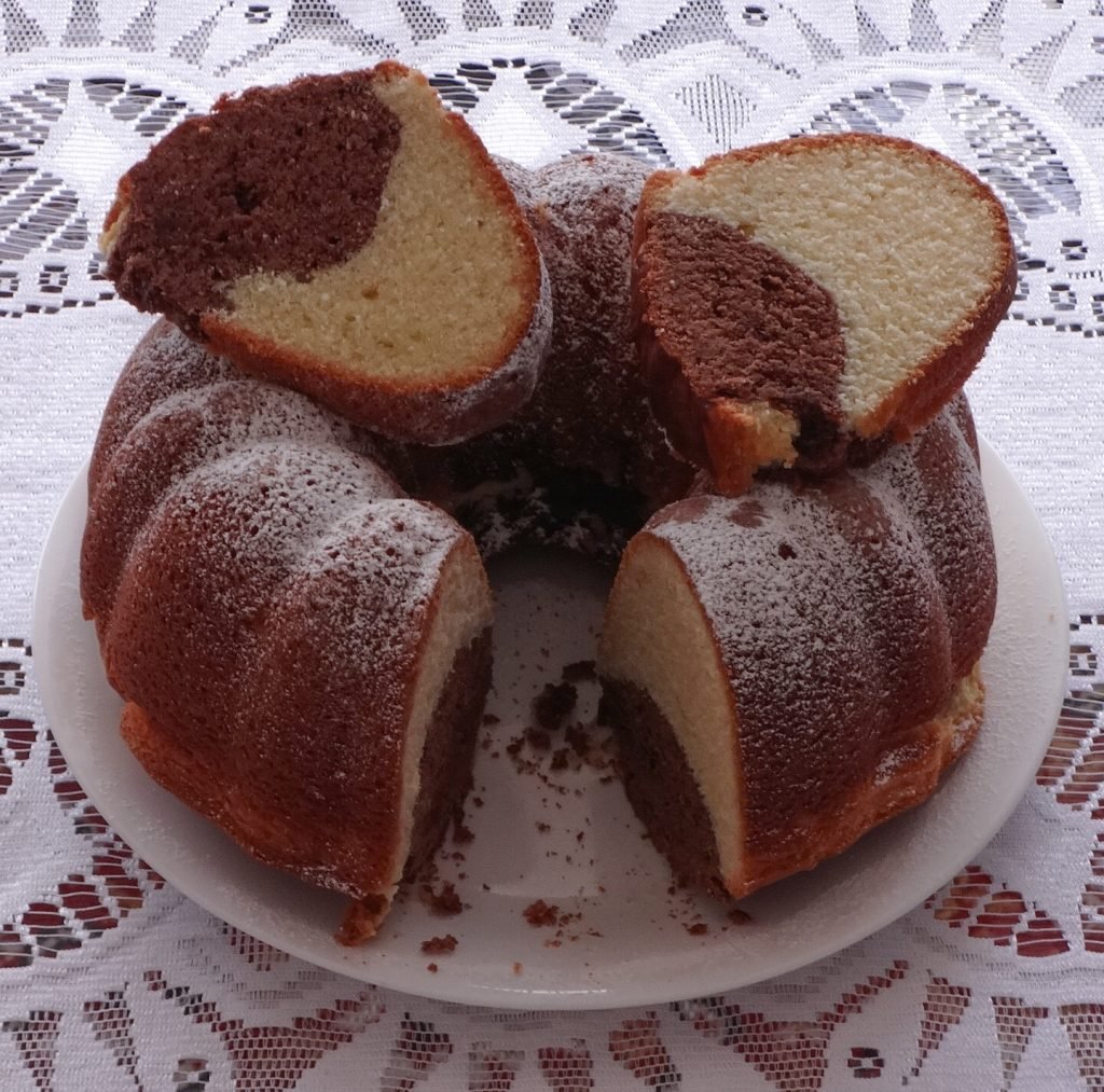 Step-by-step Easter bunt cake recipe