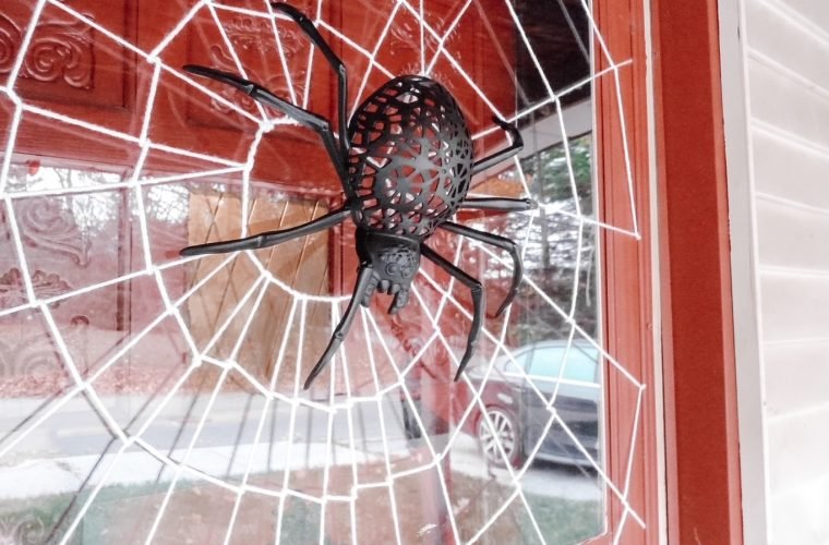 Spooky Halloween spider door decor