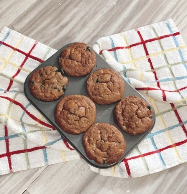 These gluten-free oat banana blueberry muffins rock!